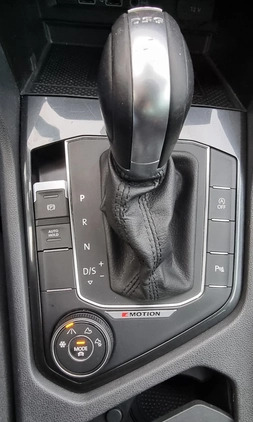 Volkswagen Tiguan cena 122987 przebieg: 152000, rok produkcji 2019 z Piaski małe 596
